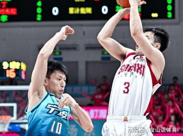 世界杯高清比赛观看-太离谱了！2米22中锋0分0助，仅抢了1个篮板，在场上竟然防自己人