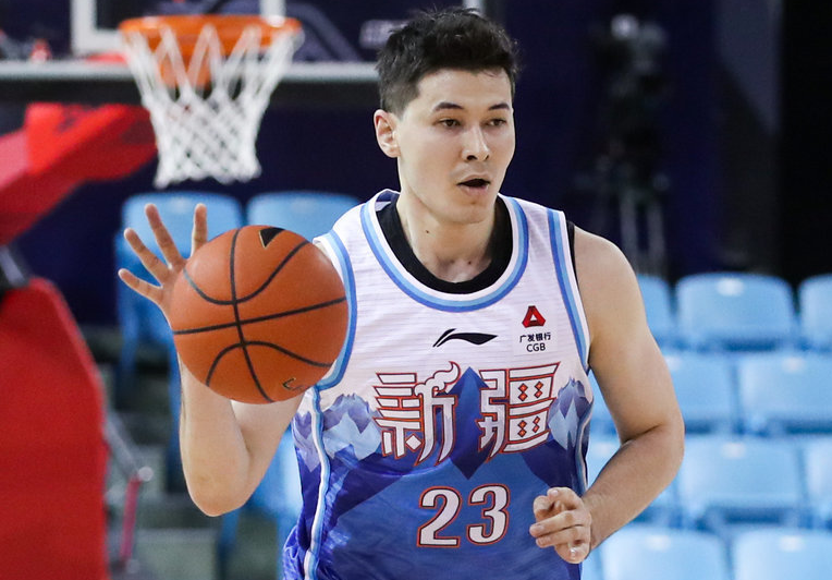 洋帅首秀！新疆39分狂胜送江苏8连败 阿不都15+5+4庞峥麟15分