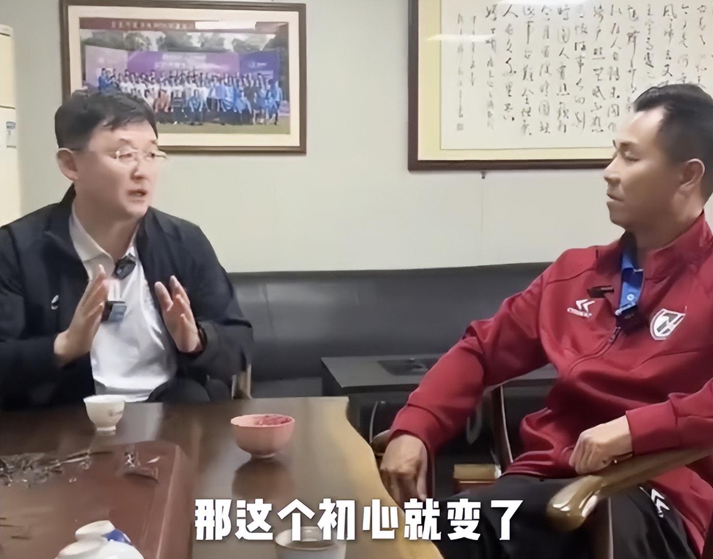 世界杯官方app下载入口-远离造神陷阱，央媒评U23男足进决赛，释放3大信号，风向又变了